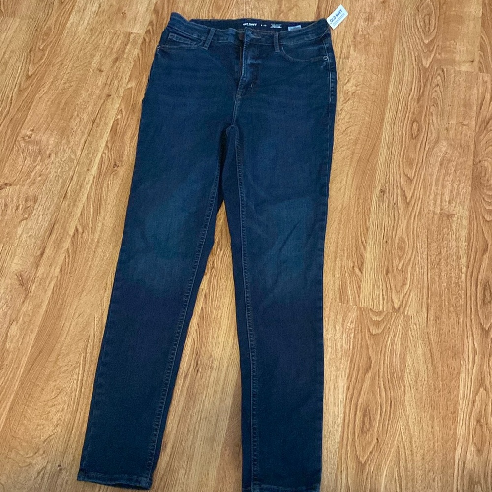 Old Navy never worn jeans! Extra high rise rockstar super skinny. Size 8-12